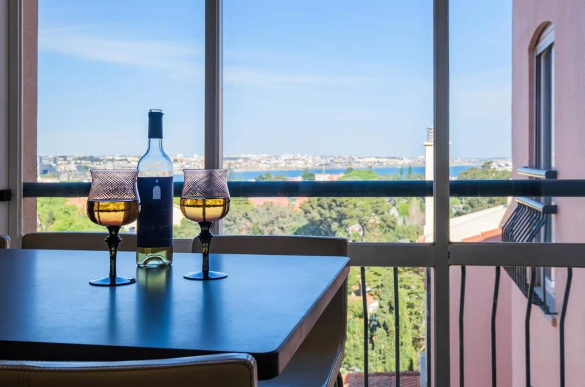Luxury Sea View Apartment Кашкайш Екстериор снимка